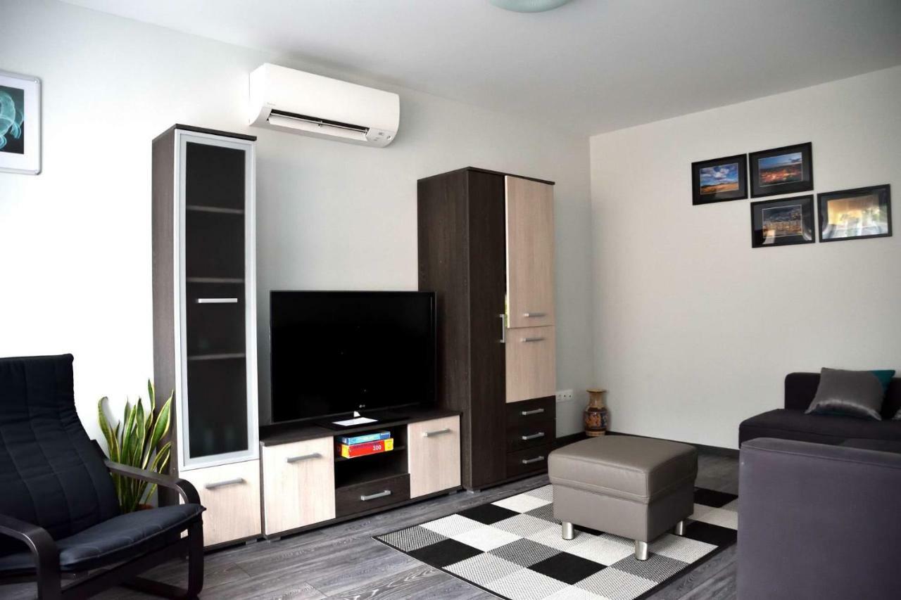 Alma Apartman Apartment Salgótarján Екстериор снимка