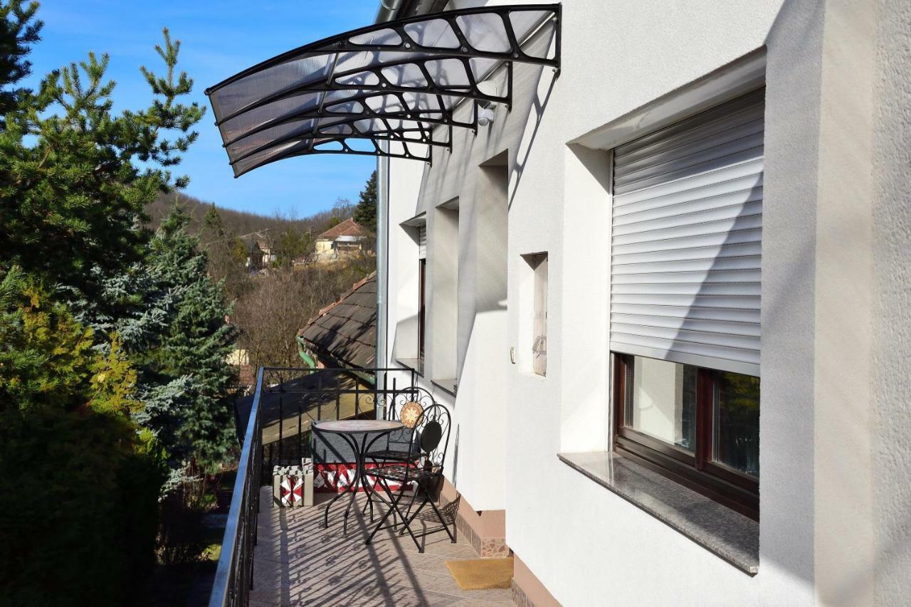 Alma Apartman Apartment Salgótarján Екстериор снимка